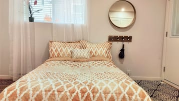 1 bedroom, desk, iron/ironing board, free WiFi