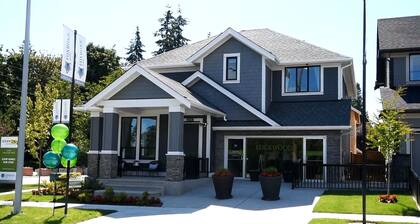 Sunshine house_walkout south face suite