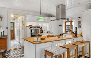 Fridge, dishwasher, coffee/tea maker - 2 bedroom lovely home in Højslev (Højslev)