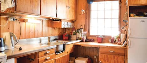 Kylskåp och spishäll