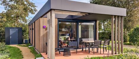 屋外ダイニングエリア