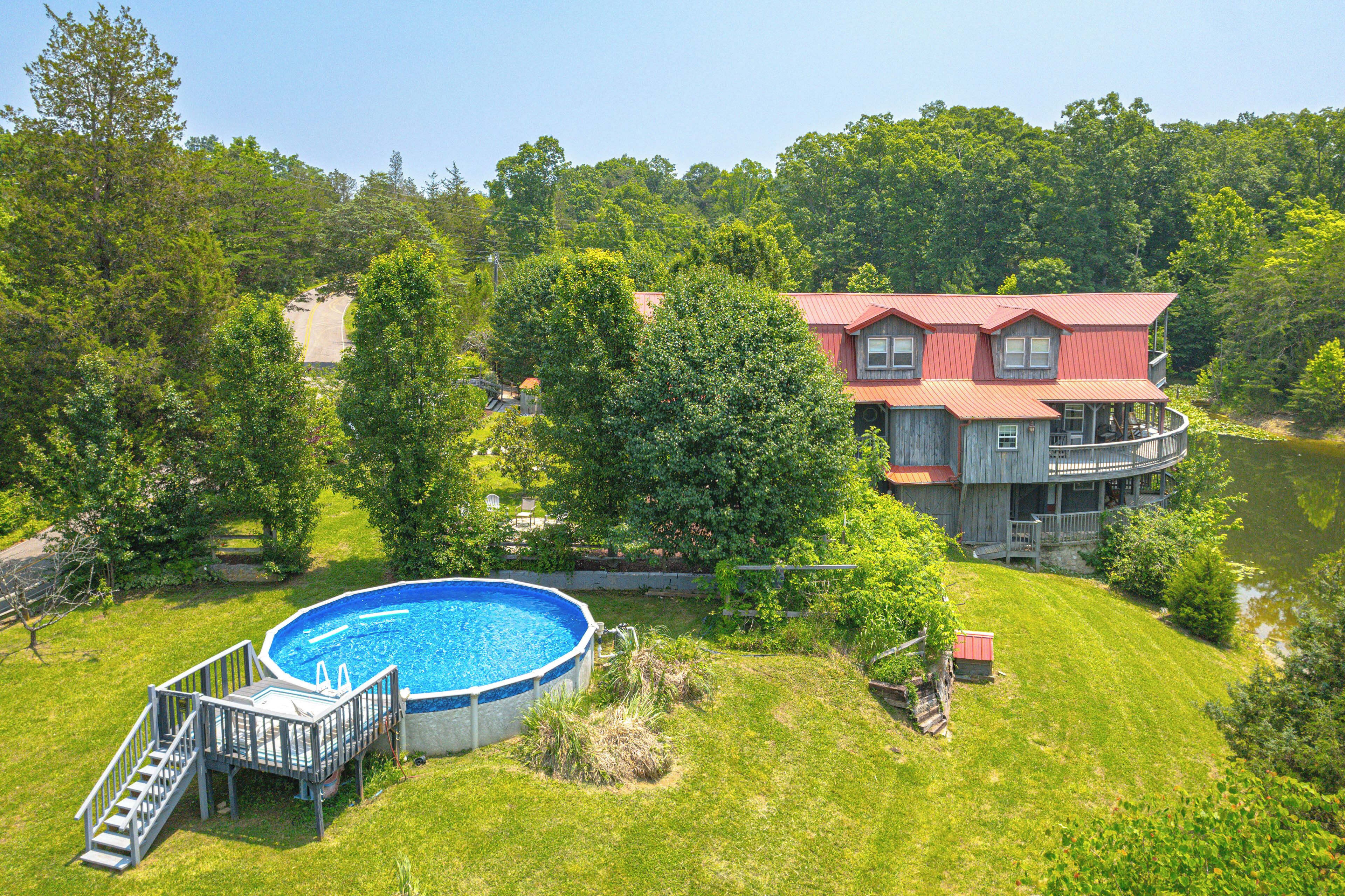 Strawberry Plains Vacation Rental | 4,830 Sq Ft | 6BR | 3BA | Stairs Required
