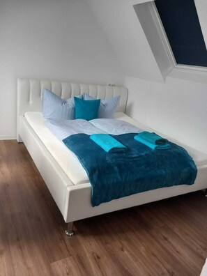 3 bedrooms, free WiFi, bed sheets