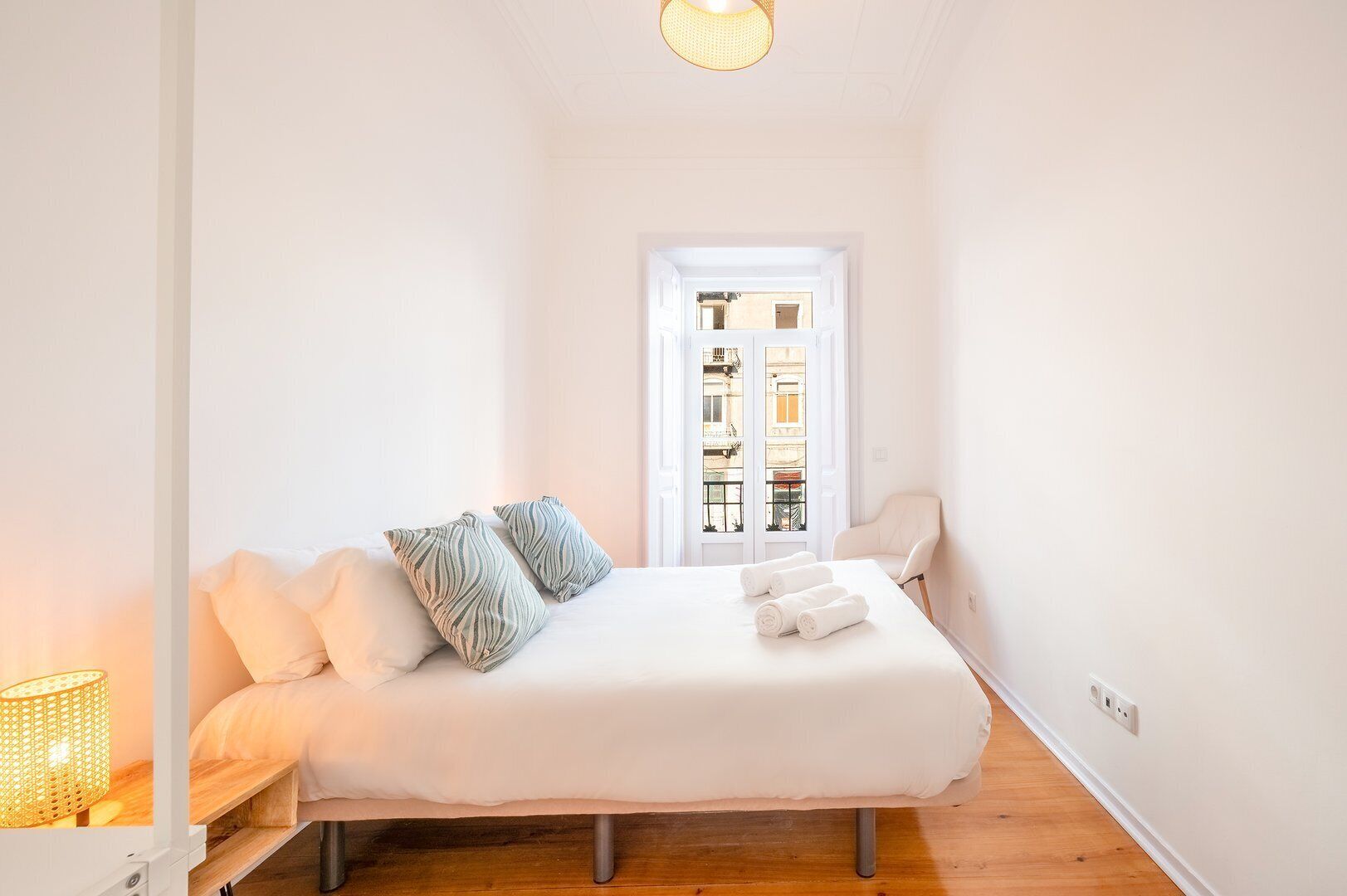 2 bedrooms, desk, iron/ironing board, Internet
