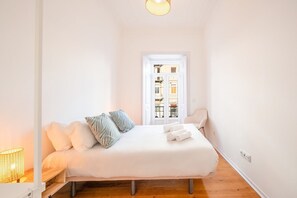 2 bedrooms, desk, iron/ironing board, Internet - GuestReady - Urban living in Lisbon centre (Lisbon)