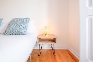 2 bedrooms, desk, iron/ironing board, Internet