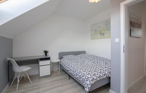 3 habitaciones, tabla de planchar con plancha y wifi gratis 