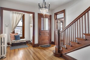 Interior - Dubuque's Front Porch~Historic Charmer~Walk Downtn (Dubuque)