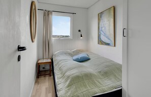 3 bedrooms, travel cot, free WiFi