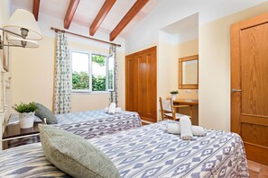 3 bedrooms, in-room safe, iron/ironing board, free WiFi