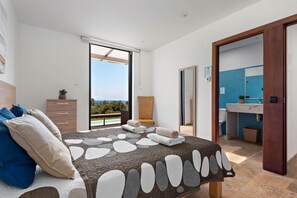 3 bedrooms, in-room safe, iron/ironing board, free WiFi