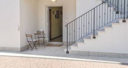 A11 - Varano, delightful three-room apartment with garden
