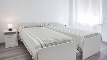 2 bedrooms, WiFi, bed sheets