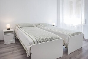 2 bedrooms, WiFi, bed sheets