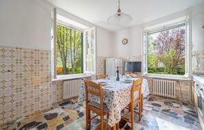 Réfrigérateur, plaque de cuisson