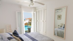 3 bedrooms, in-room safe, iron/ironing board, free WiFi - Villa Zodiaco Aries by Escape Home (Son Bou)