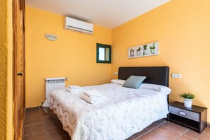 2 Schlafzimmer, Zimmersafe, Bügeleisen/Bügelbrett, kostenloses WLAN