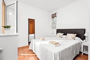 2 bedrooms, free WiFi, bed sheets