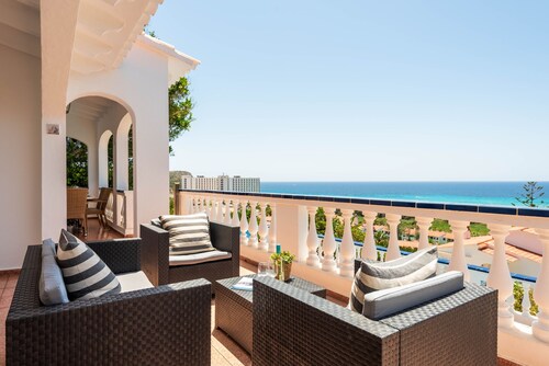 Villa Los Pinos by Escape Home