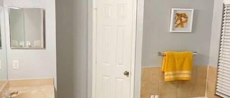 淋浴設備、風筒、提供毛巾、廁紙