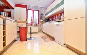 Fridge, microwave, oven, dishwasher