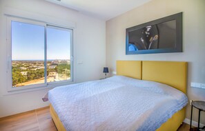3 室のベッドルーム、WiFi (無料)