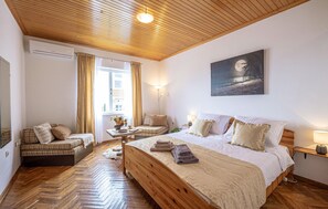 2 bedrooms, travel crib, free WiFi, bed sheets - 2 bedroom nice apartment in Podstrana (Podstrana)