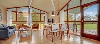 Amazing home in Spøttrup with kitchen