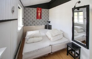 3 bedrooms, travel crib, free WiFi