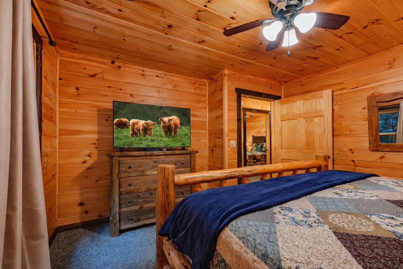 8 bedrooms, premium bedding, desk, iron/ironing board