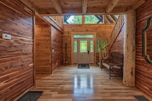 Interior - Blue Ridge Lodge Hocking Hills: Accessible Luxury (Logan)