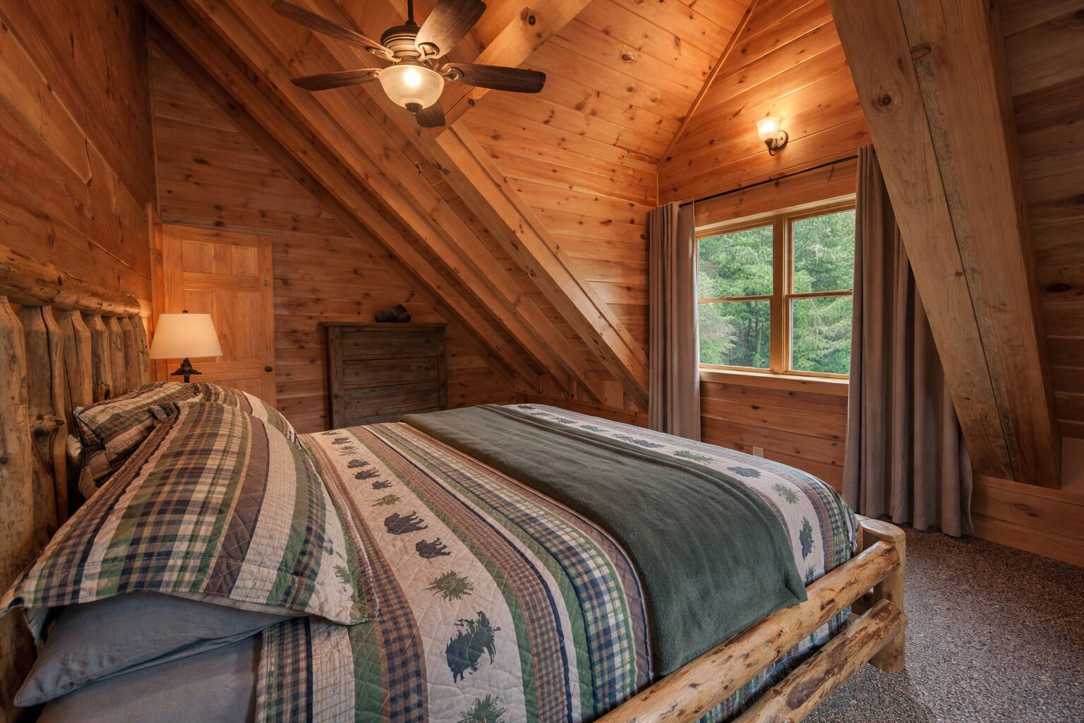 7 bedrooms, desk, WiFi (free), bed sheets