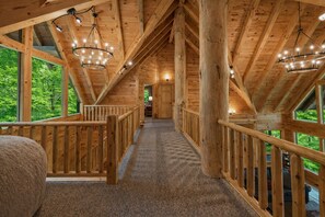 Interior - Blue Ridge Lodge Hocking Hills: Accessible Luxury (Logan)