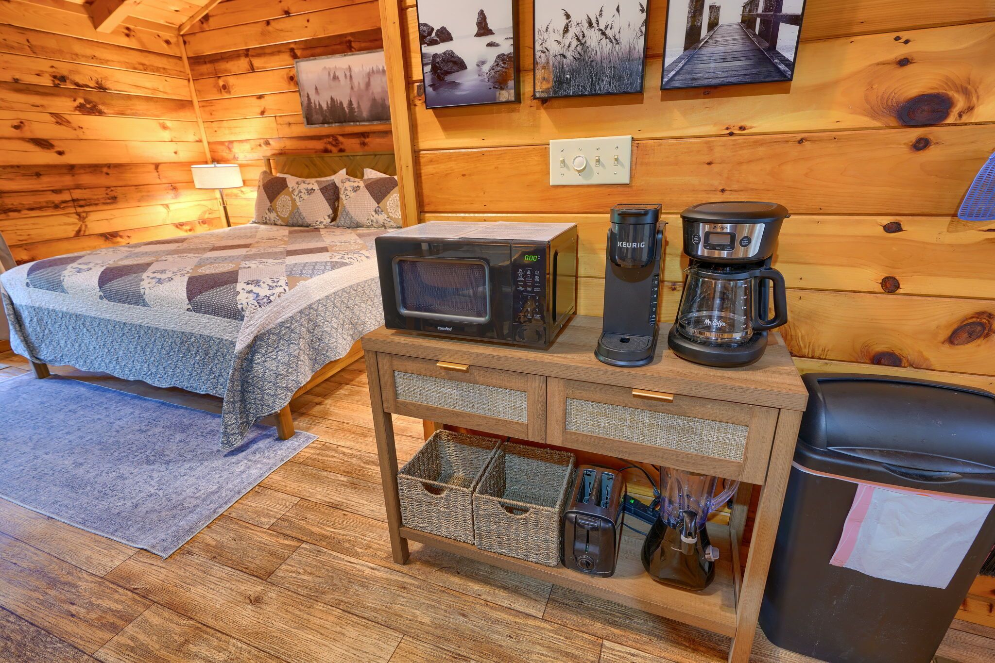 1 bedroom, bed sheets
