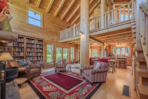 Smart TV, fireplace, DVD player, books - Pumpkin Ridge Resort: 2 spaces for one rate (New Plymouth)