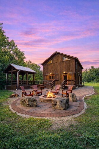 Pumpkin Ridge Resort: 2 separate spaces at 1 rate. 100 acres. Guest limits apply