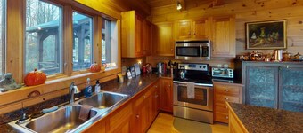 Pumpkin Ridge Barn + Stable: 2 spaces, 1 rate, guest limits apply, 100 acres