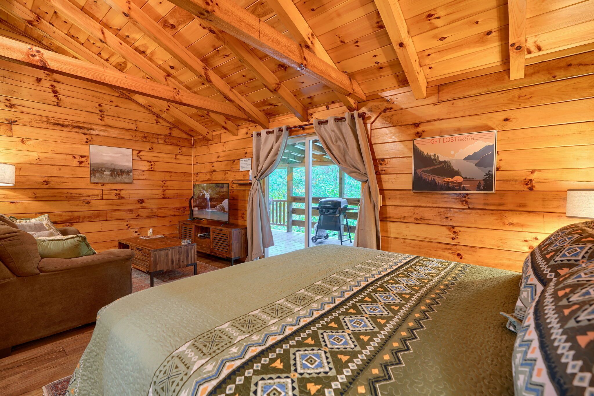 1 bedroom, bed sheets