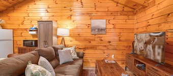 Trail Ridge: Pet friendly cabin in Hocking Hills