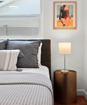3 Schlafzimmer, Schreibtisch, Bügeleisen/Bügelbrett, Reisekinderbett