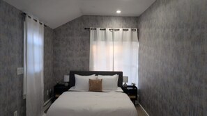 1 bedroom, in-room safe, desk, iron/ironing board