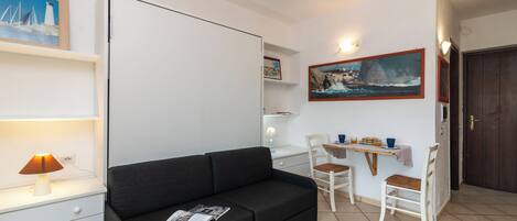 21–tuumainen taulutelevisio, jossa kaapelikanavat