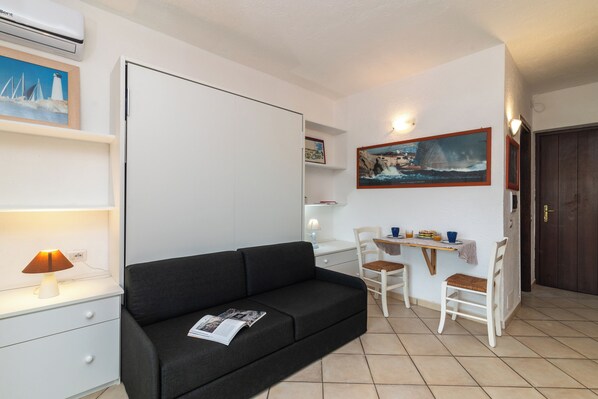 Télévision à écran plat de 21 pouces avec chaßnes par cùble, télévision