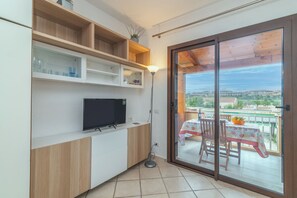 Interior - Il Vecchio Faro H208 150m From The Beach (Loiri Porto San Paolo)