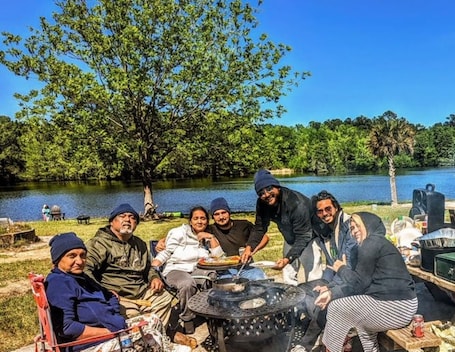 Área de parrillas y picnic