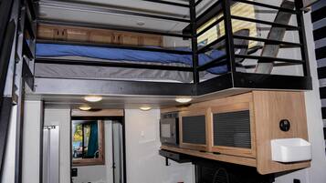 Cabin, 1 Bedroom, Non Smoking, Lake View | Private kitchen