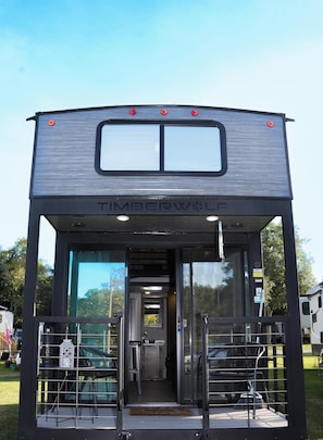 Cabane, 1 chambre, non-fumeur, vue lac | Terrasse/Patio