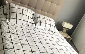 2 bedrooms, travel crib, free WiFi