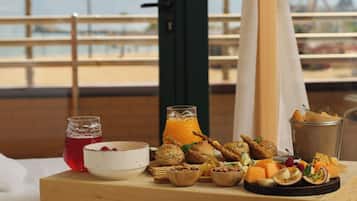 Sarapan masakan setempat setiap hari (EUR 5 per orang)