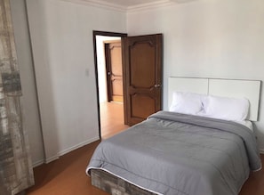 2 bedrooms, iron/ironing board, free WiFi, bed sheets - Natural Light, Hot Water, and Privacy for Your Stay in Gualaceo (Gualaceo)